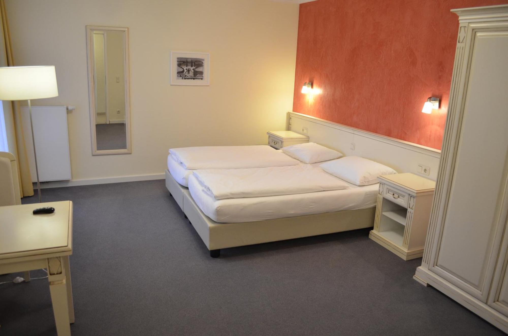 Hotel Pension Bellevue Bad Doberan Quarto foto
